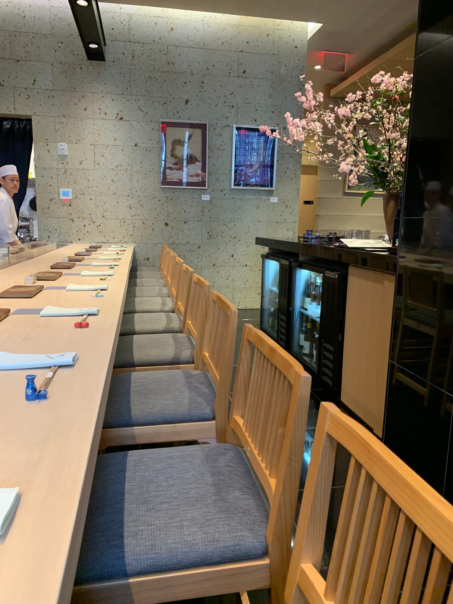 엄숙함을 벗어던진 일식의 신인류, 오마카세의 문턱을 깨부수다: 맨해튼 ‘본다이 스시(Bondi Sushi)’가 이끄는 캐주얼 프리미엄 혁신