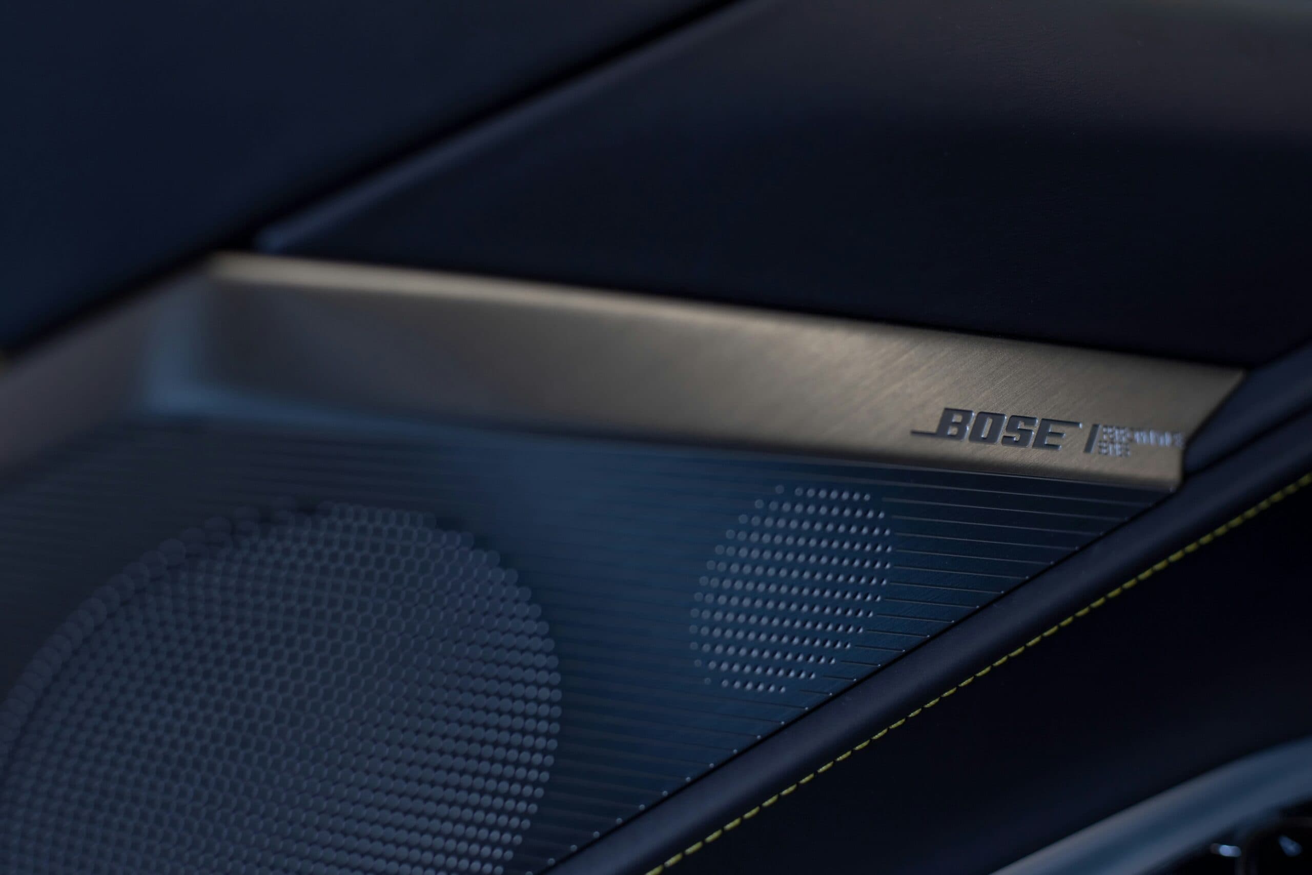 자본주의의 문법을 깨고 탄생한 음향의 제국: 보스(Bose)의 R&D 연금술
